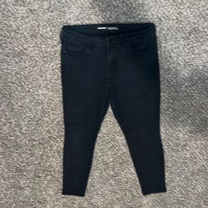 Old Navy Rock Star mid rise jean size 14